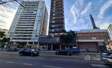 Depto. 1 Amb. Todo Reciclado a Nuevo con Patio, Sobre Av. Libertador