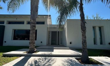 Venta Casa en Campos de Esther