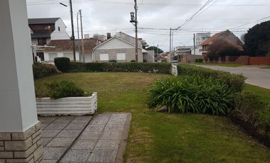 Casa en venta - 4 Dormitorios 2 Baños - Mar del Plata