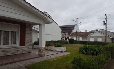 Casa en venta - 4 Dormitorios 2 Baños - Mar del Plata