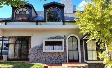 Venta Casa - Champagnat  Country Club / Pilar