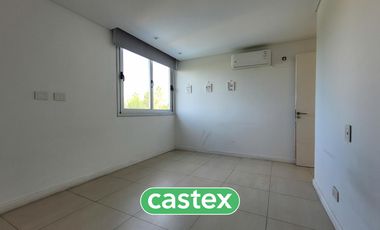 Casa en  alquiler anual  en La Lomada de Pilar