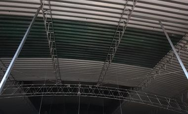 Depósito con oficinas en venta