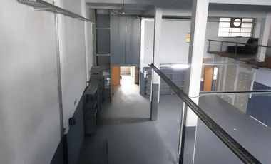 Depósito con oficinas en venta
