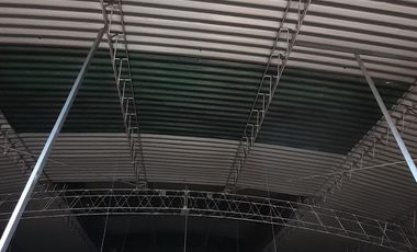 Depósito con oficinas en venta