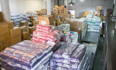 Depósito con oficinas en venta