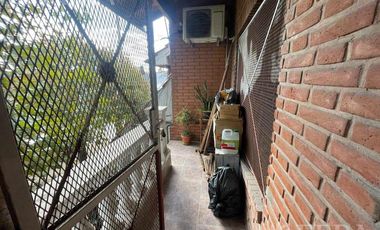 Venta de PH 4 ambientes con terraza en  Lanús