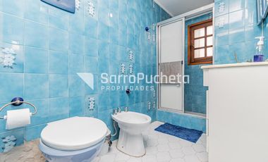 Venta Casa 4 ambientes con piscina, amplio jardín y cochera en Villa Sarmiento.