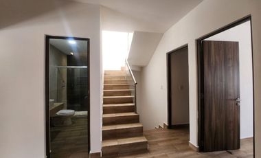 CASA EN RENTA  EN AUREA, ZIBATA CERCA DE LA ANAHUAC 3 HABITACIONES Y ROOFGARDEN
