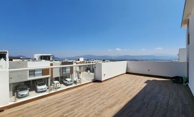 CASA EN RENTA  EN AUREA, ZIBATA CERCA DE LA ANAHUAC 3 HABITACIONES Y ROOFGARDEN
