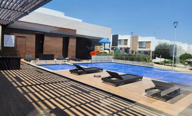 CASA EN RENTA  EN AUREA, ZIBATA CERCA DE LA ANAHUAC 3 HABITACIONES Y ROOFGARDEN