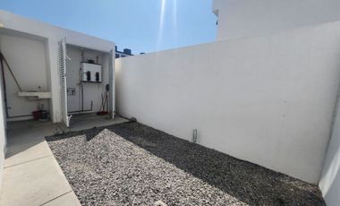 CASA EN RENTA  EN AUREA, ZIBATA CERCA DE LA ANAHUAC 3 HABITACIONES Y ROOFGARDEN