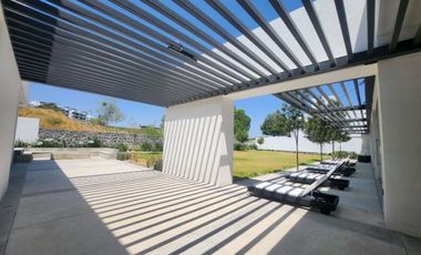 CASA EN RENTA  EN AUREA, ZIBATA CERCA DE LA ANAHUAC 3 HABITACIONES Y ROOFGARDEN