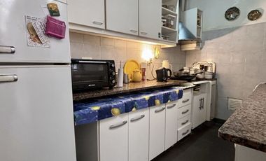 Departamento para consultorios. Excelente ubicación!. APTO PROFESIONAL.