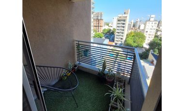Excelente Depto 2 Ambientes con doble balcon (frente y contrafrente) y cochera privada. Sum/Gym/Piscina.