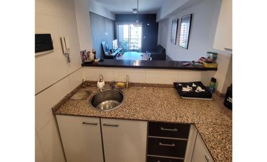 Excelente Depto 2 Ambientes con doble balcon (frente y contrafrente) y cochera privada. Sum/Gym/Piscina.