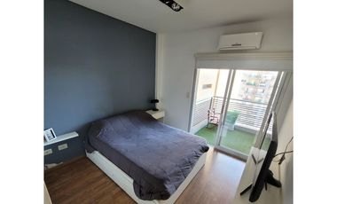 Excelente Depto 2 Ambientes con doble balcon (frente y contrafrente) y cochera privada. Sum/Gym/Piscina.