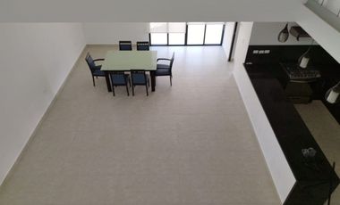 Linda Residencia en Renta con paneles  Privada Parque Central Merida, Yucatan