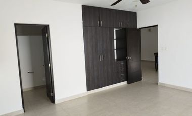 Linda Residencia en Renta con paneles  Privada Parque Central Merida, Yucatan
