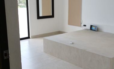 Linda Residencia en Renta con paneles  Privada Parque Central Merida, Yucatan