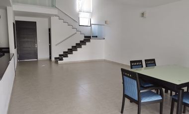 Linda Residencia en Renta con paneles  Privada Parque Central Merida, Yucatan