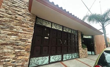 Renta de casa amueblada en Jardines de La Florida