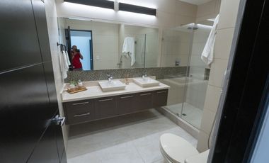 SEA CONFIABLE VENDE HERMOSO APARTAMENTO PH OCEAN WAVES