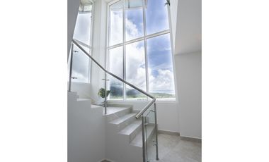 SEA CONFIABLE VENDE HERMOSO APARTAMENTO PH OCEAN WAVES