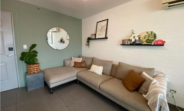 CONDADO DEL REY / KINGS PARK / 97M / 2 HABITACION / BALCON