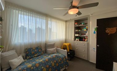 CONDADO DEL REY / KINGS PARK / 97M / 2 HABITACION / BALCON