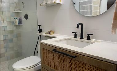 CONDADO DEL REY / KINGS PARK / 97M / 2 HABITACION / BALCON