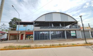 I025025 - CONGLOMERADO COMERCIAL