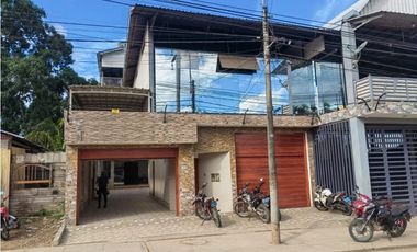 I025025 - CONGLOMERADO COMERCIAL