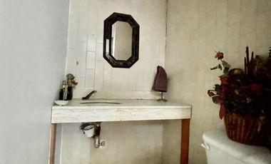 OFICINA EN VENTA EN COLONIA CHAPALITA A CUADRAS DEL HOTEL RIU