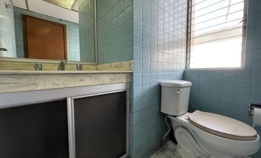 OFICINA EN VENTA EN COLONIA CHAPALITA A CUADRAS DEL HOTEL RIU