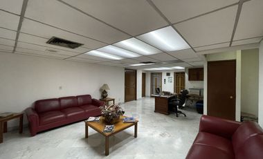 OFICINA EN VENTA EN COLONIA CHAPALITA A CUADRAS DEL HOTEL RIU