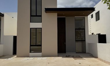 Casa en venta ubicada en fraccionamiento en Cholul.