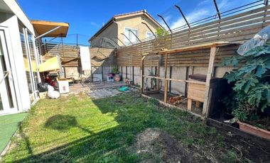EN ARRIENDO CASA AMOBLADA UBICADA EN CONDOMINIO LOS PARRONES