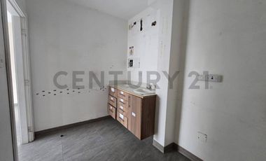 Alquiler Locales Comerciales Frente al Riocentro Ceibos.