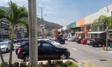 Alquiler Locales Comerciales Frente al Riocentro Ceibos.
