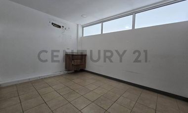 Alquiler Locales Comerciales Frente al Riocentro Ceibos.