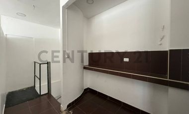 Alquiler Locales Comerciales Frente al Riocentro Ceibos.