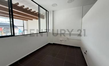 Alquiler Locales Comerciales Frente al Riocentro Ceibos.