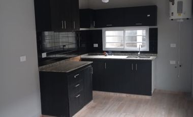 Departamento en alquiler en Ezpeleta Este
