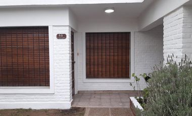Casa en  ALQUILER, Villa Allende CENTRO