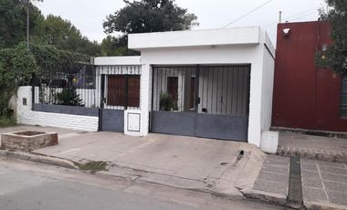 Casa en  ALQUILER, Villa Allende CENTRO