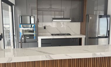 Casa nueva y moderna en renta