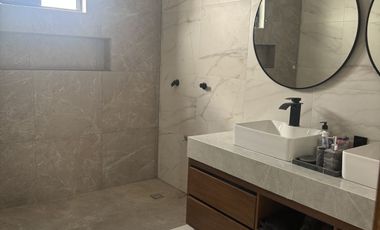 Casa nueva y moderna en renta