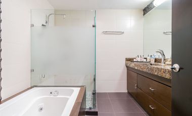 Casa en Río Escondido con seguridad, a pasos de Lomas Hipódromo