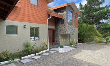 Amplia casa en Altos de Mitrinhue